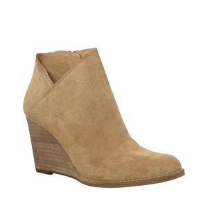 NWT LUCKY BRAND YAKEENA WEDGE BOOTIE